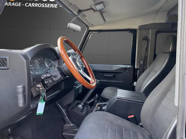 Land Rover Defender 90 SW 2.4Tdc