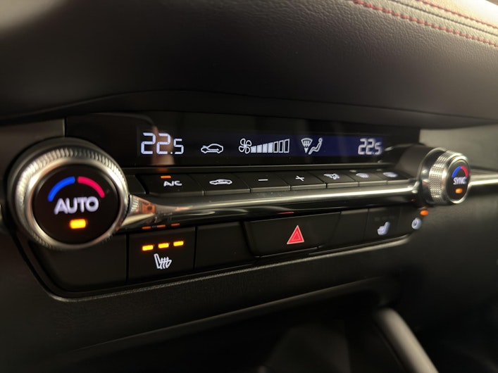 Fahrzeugbild MAZDA 3