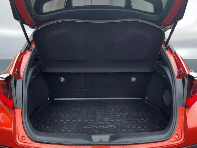 Toyota C-HR 2.0 VVTi HSD Launch Edition