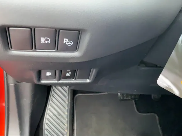 Toyota C-HR 2.0 VVTi HSD Launch Edition
