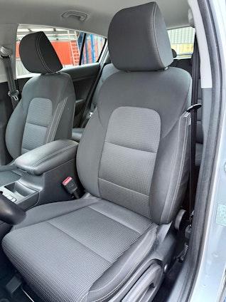 Vehicle image 6 Vehicle image 6