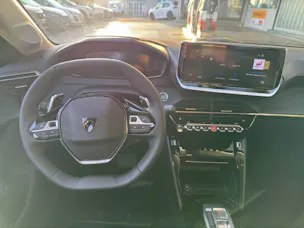 Peugeot 208 1.2 Hybrid Allure Premium