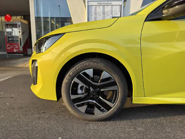Peugeot 208 1.2 Hybrid Allure Premium