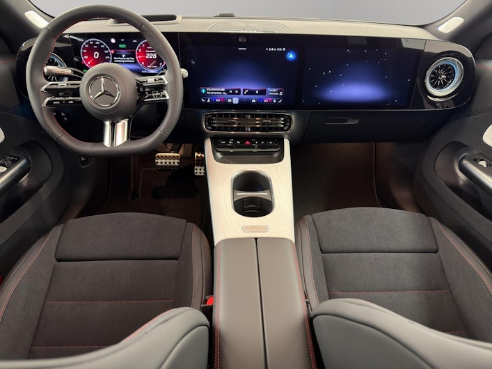 Vehicle image MERCEDES-BENZ CLA 220