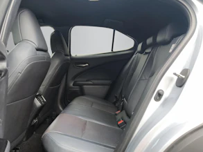 https://vehicle.imgix.net/4148561/ecb6ec09-75ba-4da3-8400-96b76cfb7349.jpg
