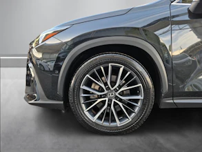 https://vehicle.imgix.net/4148563/bafffe2e-97d9-460e-ad47-01bb296245de.jpg