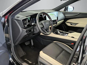 https://vehicle.imgix.net/4148563/dd7ed8ab-893c-4f73-858d-708a6e289ffb.jpg
