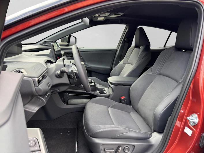 Fahrzeugbild TOYOTA C-HR+