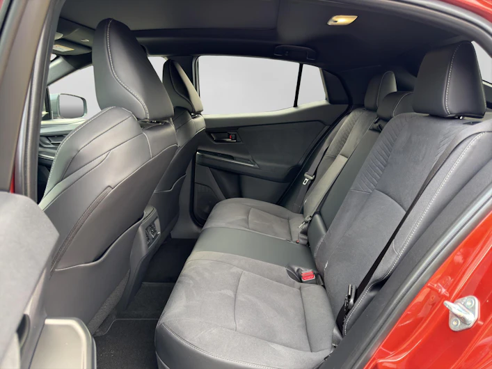 Fahrzeugbild TOYOTA C-HR+