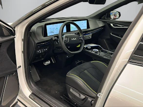 https://vehicle.imgix.net/4148574/8824dc56-2154-449a-97cb-7aea0e70af15.jpeg
