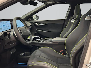 https://vehicle.imgix.net/4148574/a4d59a2d-acbc-464e-b350-24228cd069f5.jpeg