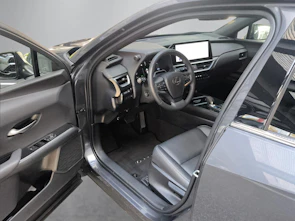 image du véhicule LEXUS UX 300h F-Line