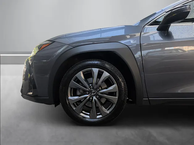 Lexus UX 300h F-Line