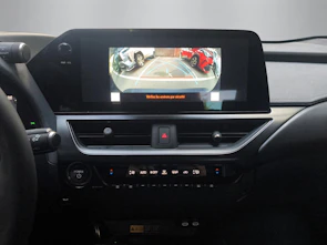 image du véhicule LEXUS UX 300h F-Line