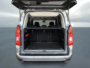 https://vehicle.imgix.net/4148592/79e3b282-d983-4d50-8a6e-5f290a9495b0.jpg
