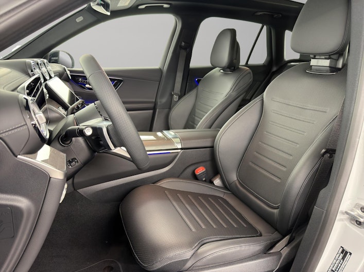 Vehicle image MERCEDES-BENZ GLC 300