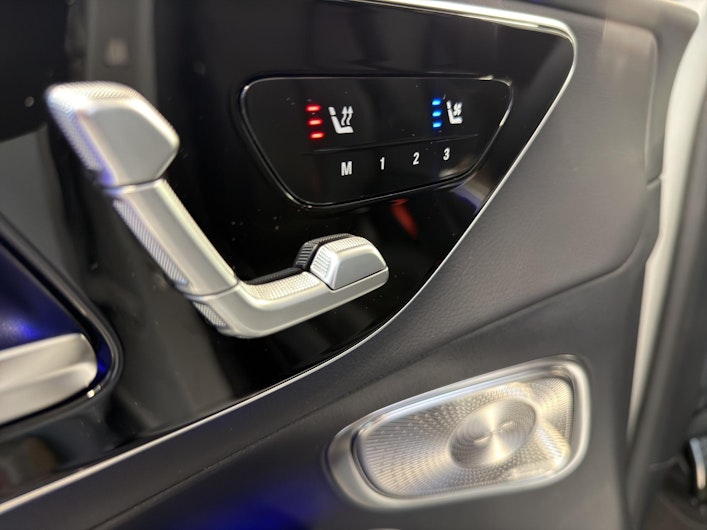 Vehicle image MERCEDES-BENZ GLC 300