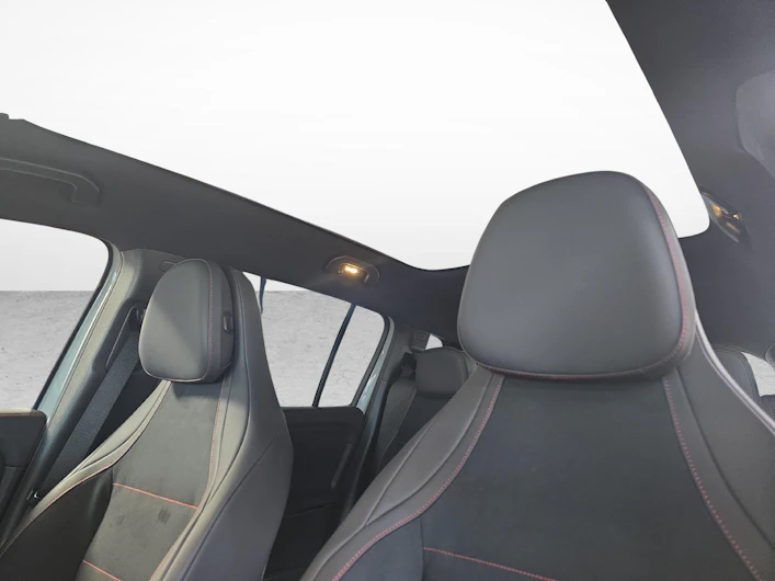immagine del veicolo MERCEDES-BENZ GLB-CLASS
