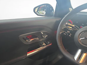 https://vehicle.imgix.net/4148663/9d64dbc9-1ee0-47de-b1f8-31a10dcfa8a8.jpg