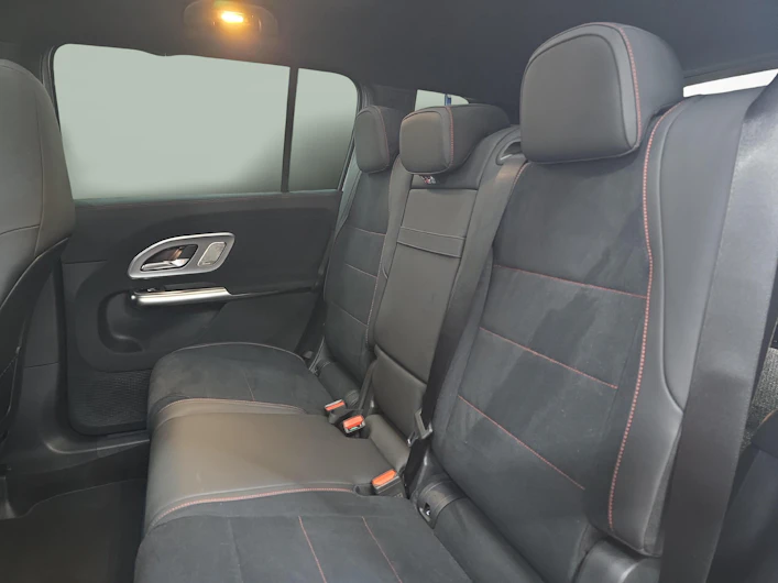 immagine del veicolo MERCEDES-BENZ GLB-CLASS