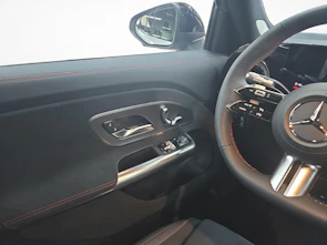 immagine del veicolo MERCEDES-BENZ GLB 350 4MATIC EQ Technology