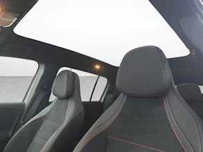 https://vehicle.imgix.net/4148667/f5205350-4bc9-4c8e-b598-818b2ef5a306.jpg
