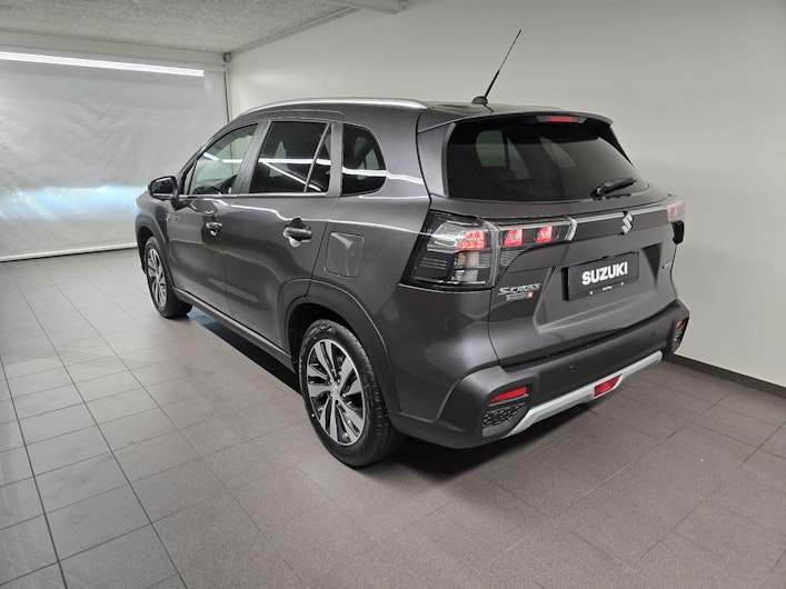 Vehicle image SUZUKI S-CROSS