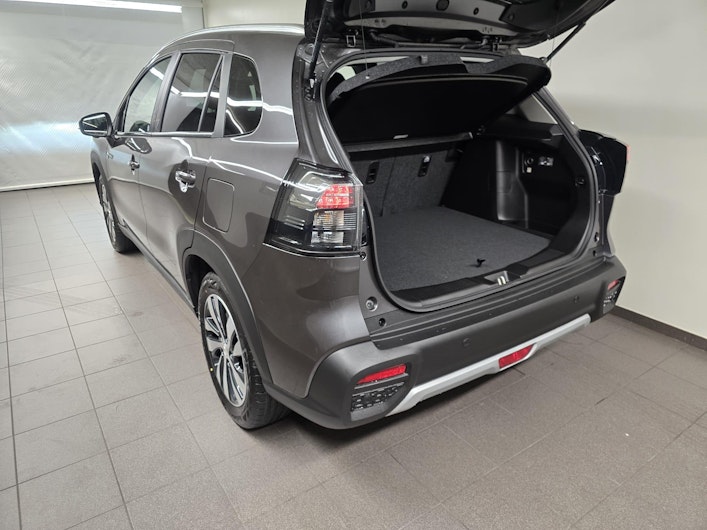 Vehicle image SUZUKI S-CROSS