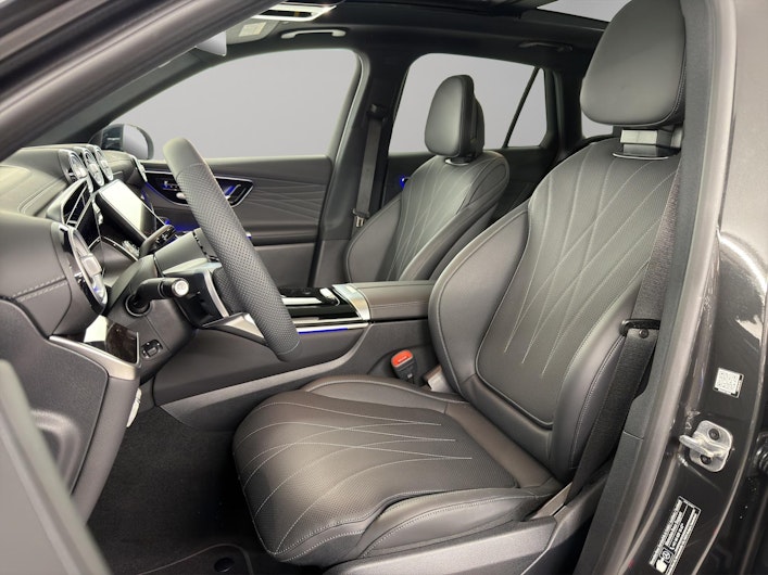 Vehicle image MERCEDES-BENZ GLC 300