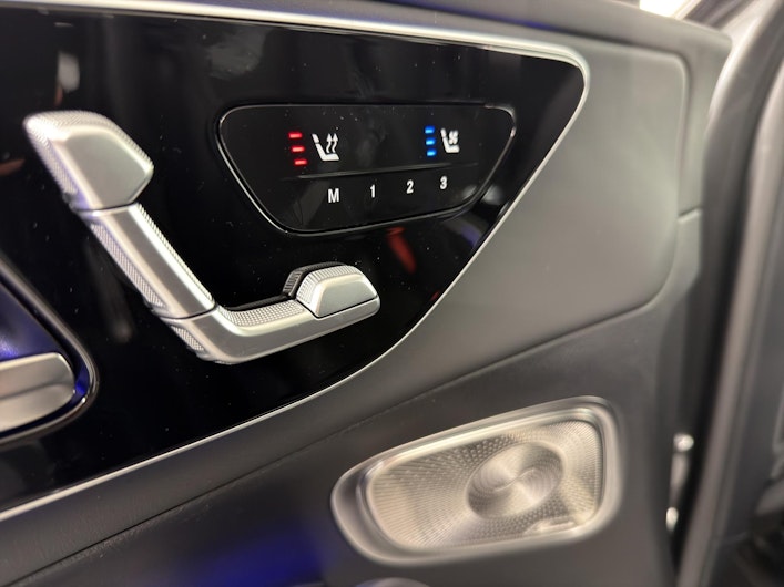 Vehicle image MERCEDES-BENZ GLC 300