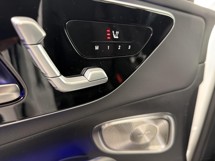 image du véhicule MERCEDES-BENZ GLC 220