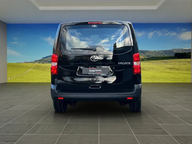 Toyota PROACE Van L1 2.2 D Advanced