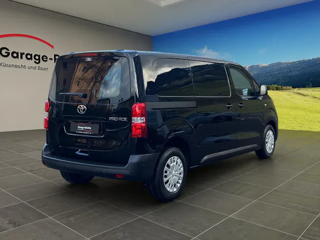 Toyota PROACE Van L1 2.2 D Advanced