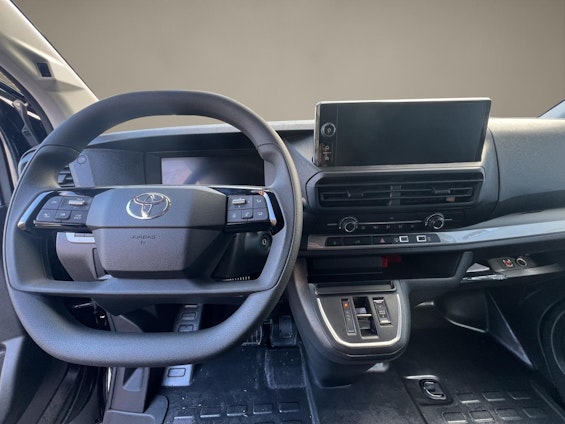 Vehicle image 10 Vehicle image 10