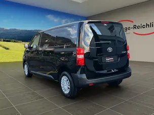 Toyota PROACE Van L1 2.2 D Advanced