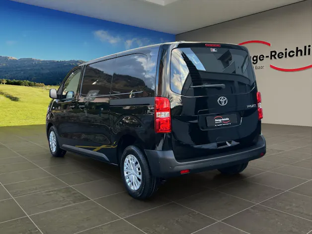 Toyota PROACE Van L1 2.2 D Advanced