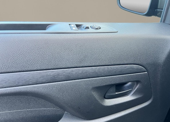 Vehicle image 15 Vehicle image 15