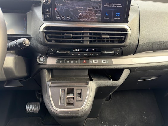 Vehicle image 11 Vehicle image 11