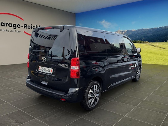 Vehicle image 4 Vehicle image 4