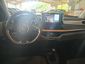https://vehicle.imgix.net/4148771/c0819d2f-80b5-4536-bd2c-3706c6ccb4be.jpg