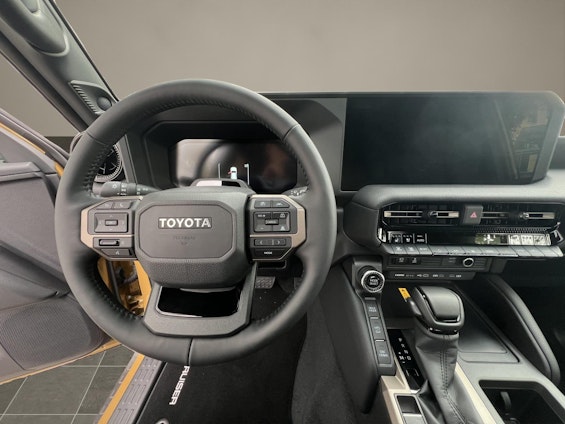 Vehicle image 10 Vehicle image 10