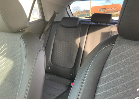 Vehicle image 6 Vehicle image 6