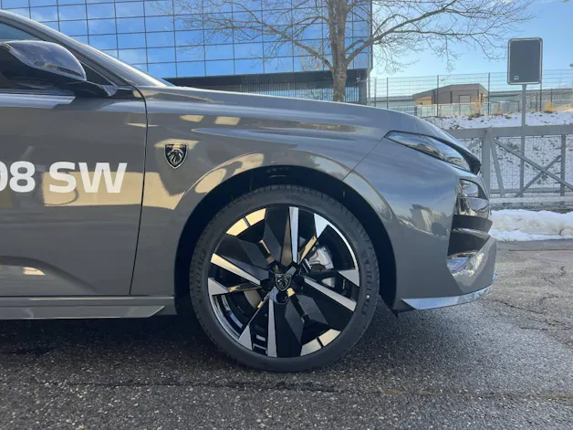 Peugeot 308 SW Hybrid 145 e-DCS6 GT