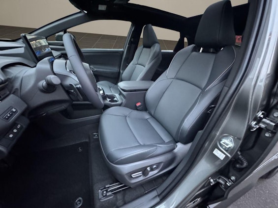 Vehicle image 8 Vehicle image 8