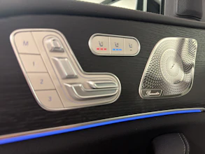 https://vehicle.imgix.net/4148834/214bcd20-a15b-40db-a3ba-e921a8facf8d.jpg