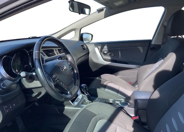 Vehicle image 4 Vehicle image 4