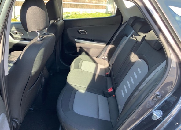 Vehicle image 6 Vehicle image 6