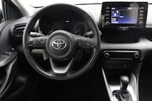 Vehicle image TOYOTA Yaris 1.5 VVT-i HSD Comfort