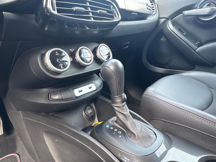 Vehicle image FIAT 500X