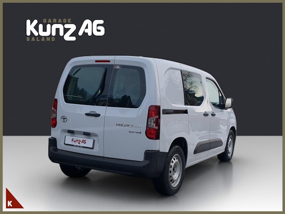 Vehicle image 5 Vehicle image 5